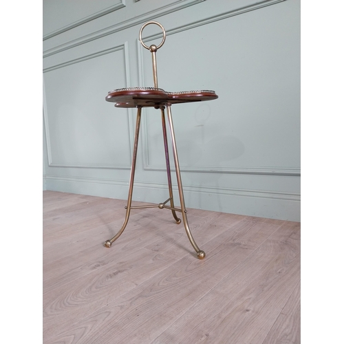 423 - Good quality Victorian mahogany and brass shamrock occasional table {38 cm H x 47 cm Dia.}.