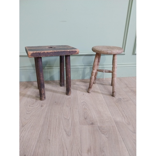 425 - Two early 20th C. pine milking stools {33 cm H x 30 cm W x 23 cm D and 33 cm H x 22 cm W x 22 cm D}.