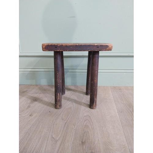 425 - Two early 20th C. pine milking stools {33 cm H x 30 cm W x 23 cm D and 33 cm H x 22 cm W x 22 cm D}.