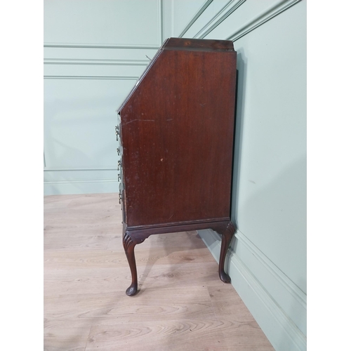 494 - 1950s mahogany bureau with three graduated drawers raised on cabriole legs {103 cm H x 79 cm W x 48 ... 