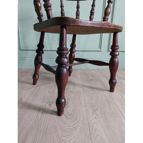 511 - 19th C. ash and elm smokers bow raised on turned legs {79 cm H x 67 cm W x 56 cm D}.