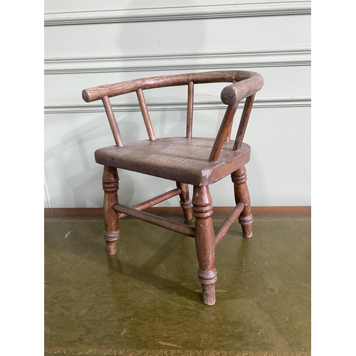 532 - 19th C. ash and elm child's open armchair {42 cm H x 36 cm W x 31 cm D}.