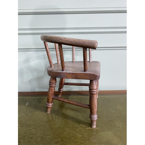 532 - 19th C. ash and elm child's open armchair {42 cm H x 36 cm W x 31 cm D}.