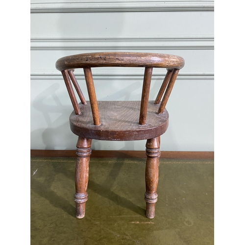 532 - 19th C. ash and elm child's open armchair {42 cm H x 36 cm W x 31 cm D}.