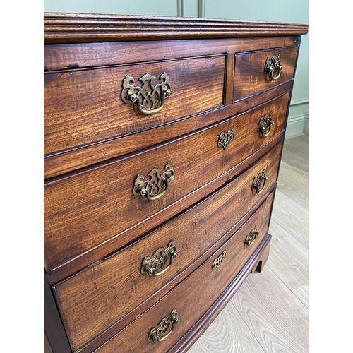 612 - Early 19th C. mahogany chest of drawers with two short drawers over three long graduated drawers rai... 