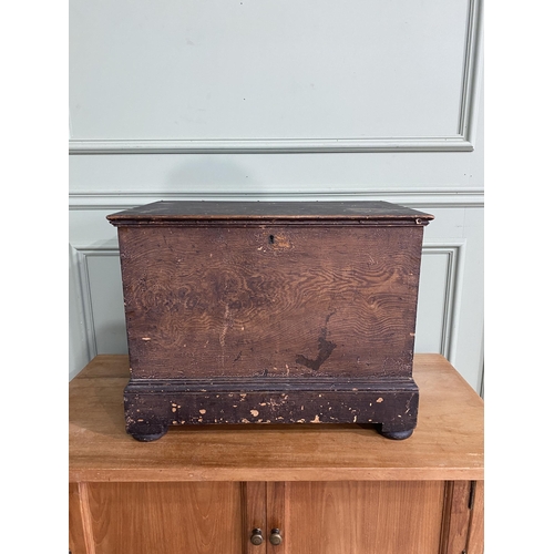 786 - 19th C. scumbled pine blanket box with lift up lid and wrought iron handles raised on bun feet {41 c... 