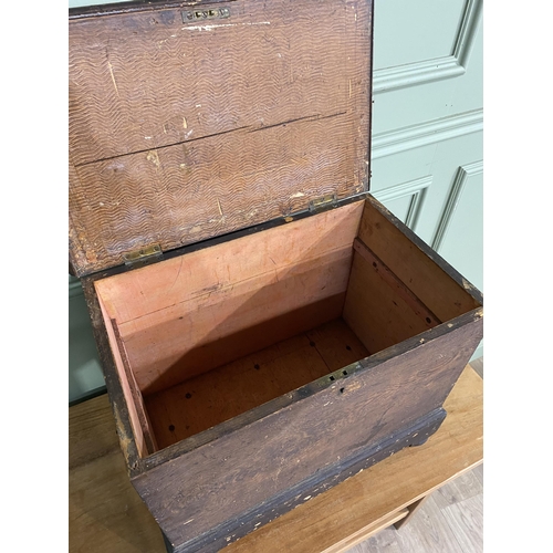 786 - 19th C. scumbled pine blanket box with lift up lid and wrought iron handles raised on bun feet {41 c... 