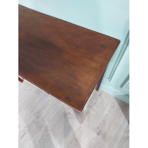 902 - Georgian mahogany side table with single drawer in the frieze raised on square tapered legs {72 cm H... 