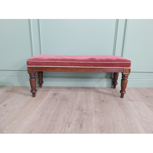 91 - Victorian mahogany window seat with upholstered seat raised on turned legs {45 cm H x 112 cm W x 35 ... 