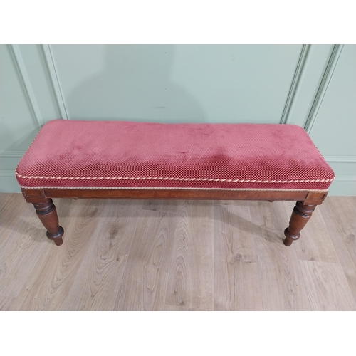 91 - Victorian mahogany window seat with upholstered seat raised on turned legs {45 cm H x 112 cm W x 35 ... 