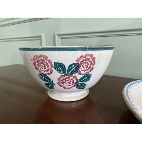 949 - 19th C. spongeware bowl and blue and white ceramic meat platter {13 cm H x 24 cm Dia. AND 48 cm W x ... 