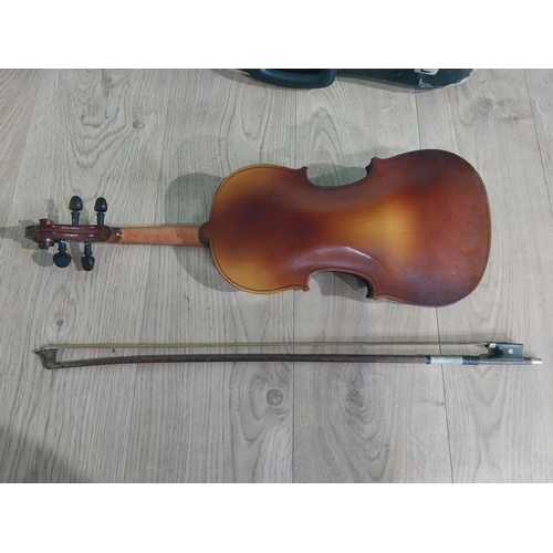 985 - Violin in case.