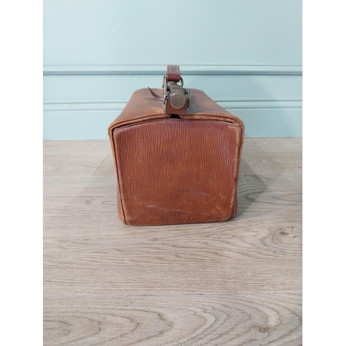 2048 - Early 20th C. leather Gladstone bag. {27 cm H x 72 cm W x 23 cm D}