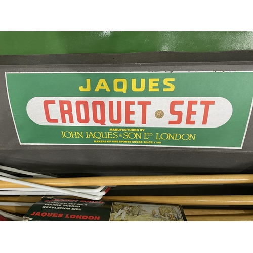 952 - 20th C. Jaques complete croquet set in original cardboard box and exterior painted pine box unused {... 