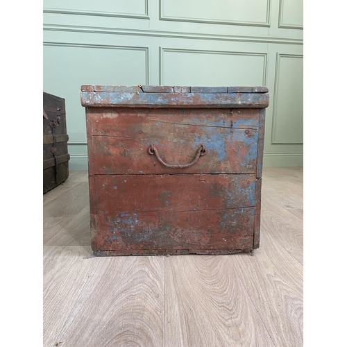 2077 - Two early 20th C. travelling trunks {58 cm H x 87 cm W x 53 cm W and 50 cm H x 96 cm W x 49 cm D}.