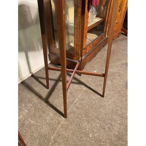 101 - Good quality Regency mahogany sewing table with fitted interior raised on square tapered legs {72cm ... 