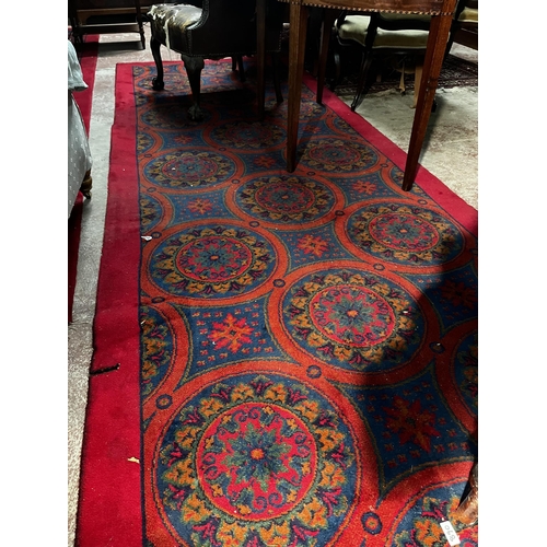 890 - Large decorative carpet runner {590 cm L x 138 cm W}.