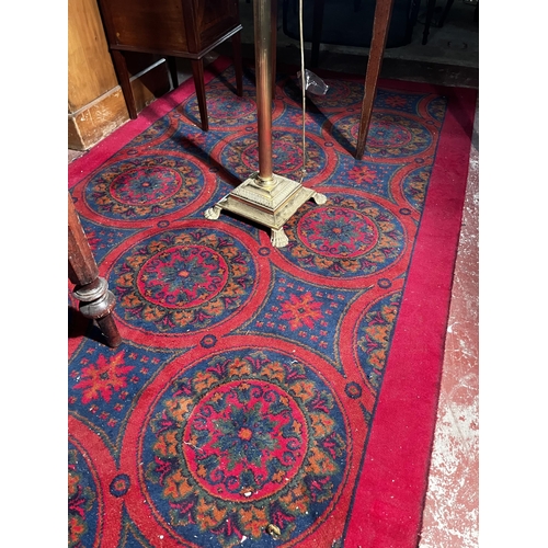 890 - Large decorative carpet runner {590 cm L x 138 cm W}.