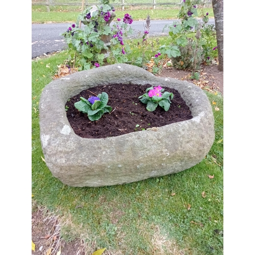 883 - Oval shape stone trough {H 40cm x W 80cm x D 65cm }.