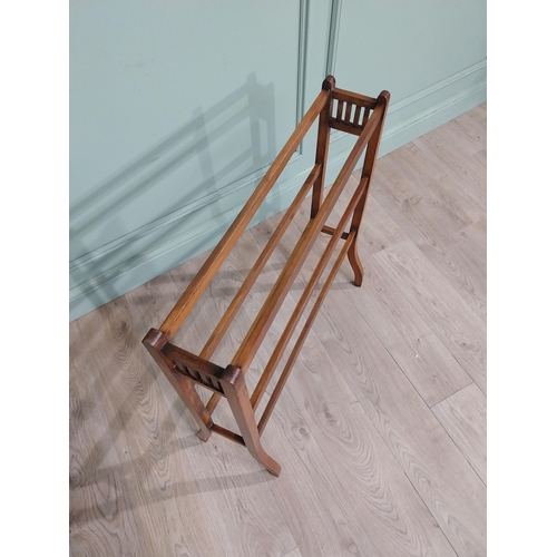 148 - Edwardian mahogany towel rail. {80 cm H x 78 cm W x 28 cm D}.