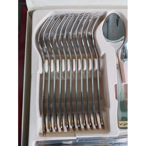 47 - Prima cutlery set in mahogany display case. {14 cm H x 46 cm W x 34 cm D}.