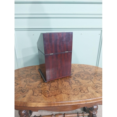 195 - Good quality William IV mahogany knife box. {38 cm H x 26 cm W x 25 cm D}.