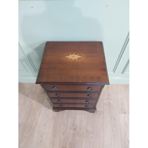 393 - Mahogany chest of drawers with four drawers in the Georgian style raised on shaped bracket feet. {73... 