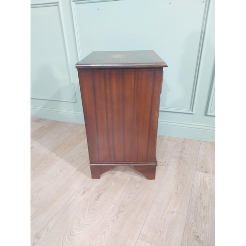 393 - Mahogany chest of drawers with four drawers in the Georgian style raised on shaped bracket feet. {73... 