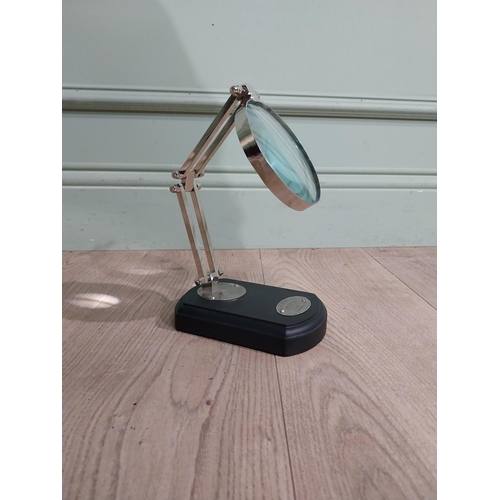 536 - Elvin and Hughes London 1917 extendable magnifying glass. {24 cm H x 10 cm W x 12 cm D}.