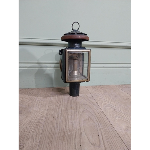 579 - Carriage lamp. {32 cm H x 12 cm W x 12 cm D}.