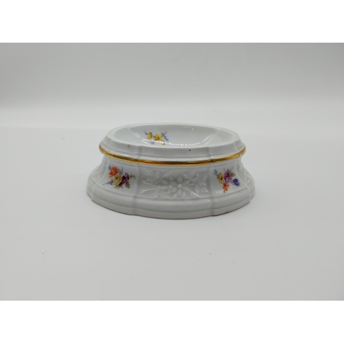 636 - Early 19th C. Meissen salt cellar decorated with hand painted bouquets of flowers and gilt border. U... 