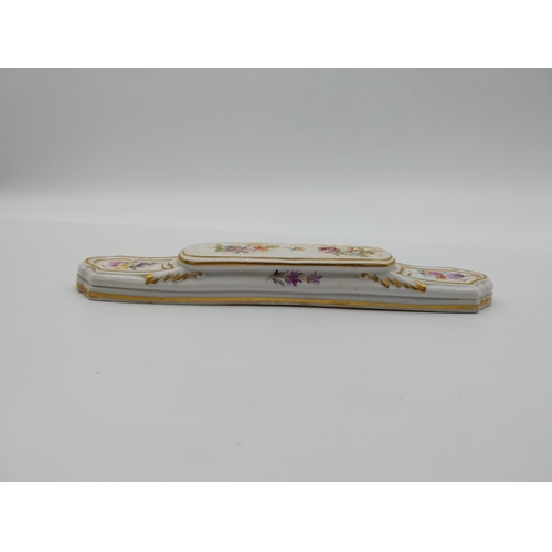 655 - 19th C. Meissen gilded knife rest decorated with hand painted  flowers. {2 cm h x 19 cm L}. Undergla... 