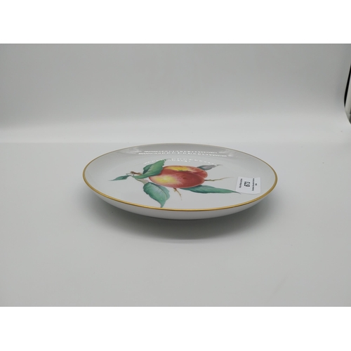 673 - 20th C. Meissen wall plaque decorated with nectarine and gilded rim  with no. 150/b 195. Underglazed... 