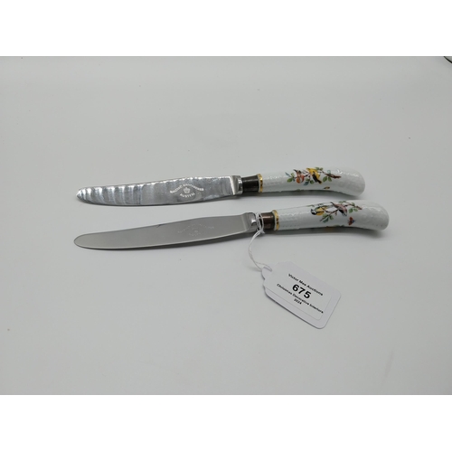 675 - Pair of 20th C. Unmarked Meissen Raadvad Knivfabriker Rustfri knives, the porcelain handles decorate... 