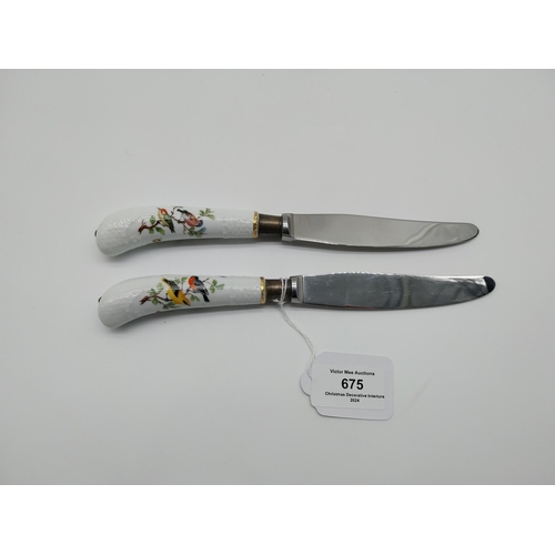 675 - Pair of 20th C. Unmarked Meissen Raadvad Knivfabriker Rustfri knives, the porcelain handles decorate... 