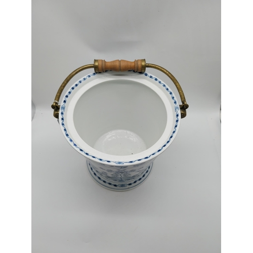 677 - 20th C. Meissen blue and white Onion Pattern ice bucket with wooden and brass handle. {49cm H x 33 c... 