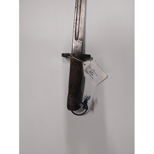 723 - 1907 bayonet. {61 cm L}.