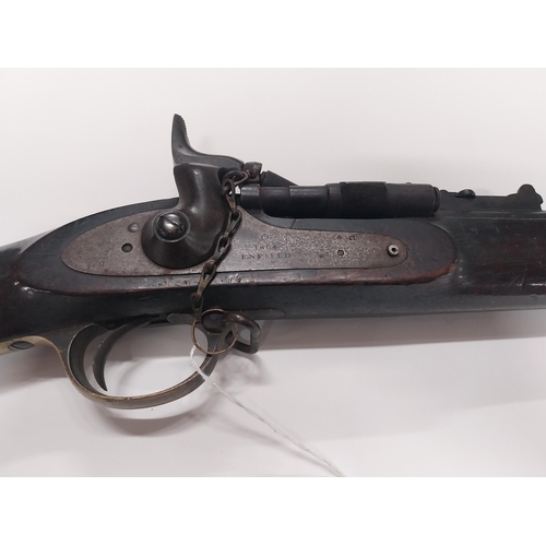 732 - 1864 Enfield Rifle with rolling block percussion cap rifle. {140 cm L}.