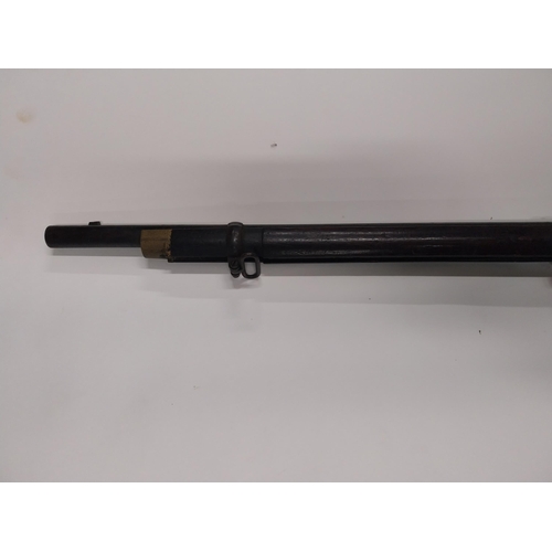 732 - 1864 Enfield Rifle with rolling block percussion cap rifle. {140 cm L}.