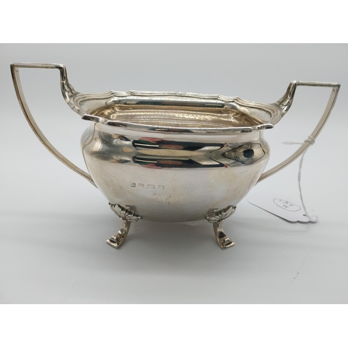 751 - English silver teapot and sugar bowl. Hallmarked in Birmingham 1922. Makers Mappin & Webb. Approx. t... 