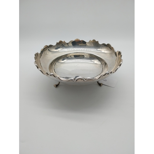 761 - English silver fruit dish. Hallmarked in Chester 1922. Makers : Sharman D Neill, Sharman D Neill Ltd... 