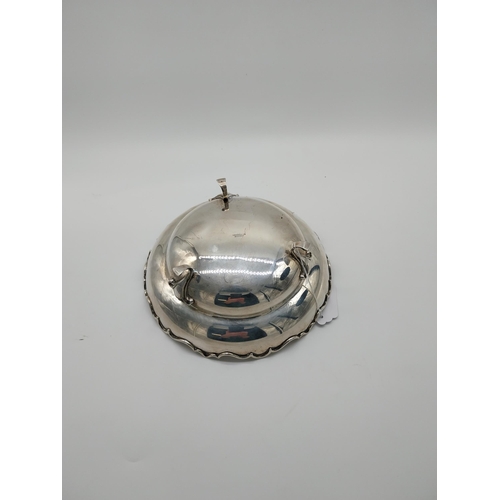 761 - English silver fruit dish. Hallmarked in Chester 1922. Makers : Sharman D Neill, Sharman D Neill Ltd... 