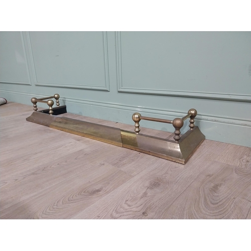 765 - Edwardian brass adjustable fire fender. {18 cm H x 132 cm W x 36 cm W}.