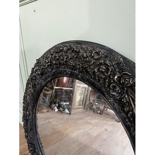 775 - Decorative wall mirror in the Victorian style {89cm Dia.]