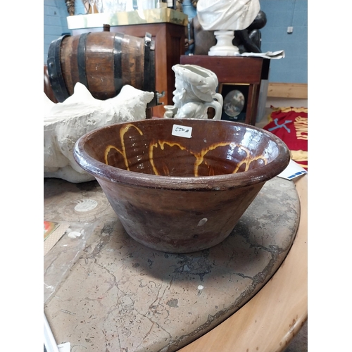 550A - 19th C. Coalisland slipware crock. {15 cm H x 41 cm Dia.}.