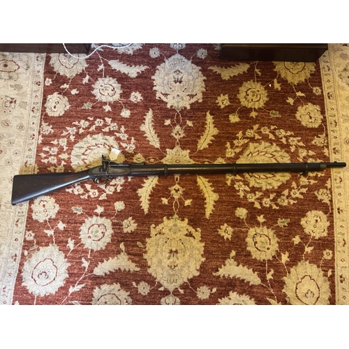 100 - 1864 Enfield Rifle with rolling block percussion cap rifle. {140 cm L}.