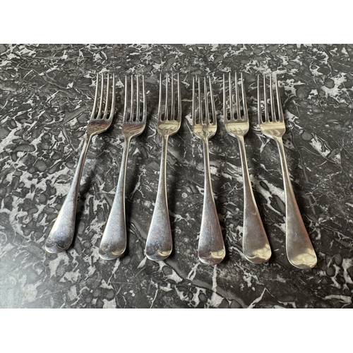 1018 - Set of six English silver dessert forks, Hanoverian pattern. Hallmarked in Shefffield 1904 - 05 { 1 ... 