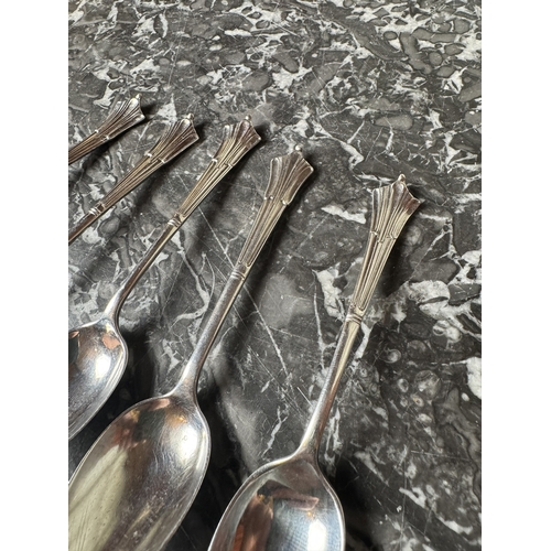 1026 - Set of five English silver coffee spoons, Albany pattern. Hallmarked in Sheffield   { 1 } 1920 - 21,... 