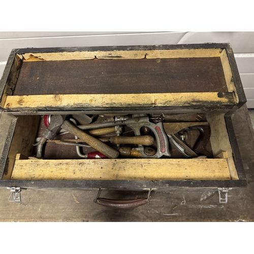 1116 - 1950�s pine carpenter�s tool box. {17 cm H x 67 cm W x 30 cm D}