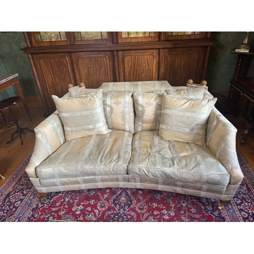 249 - Exceptional quality Duresta Hornblower upholstered 2.5 seater sofa. {90 cm H x 178 cm W x 121 cm D}.